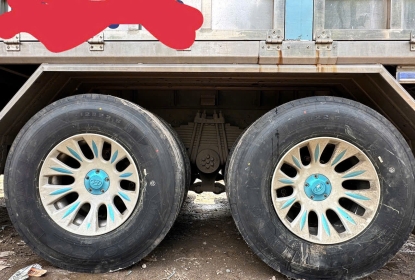 kinh-nghiem-lai-xe-an-toan-cach-kiem-tra-lop-xe-de-tranh-no-bat-ngo-tren-cao-toc